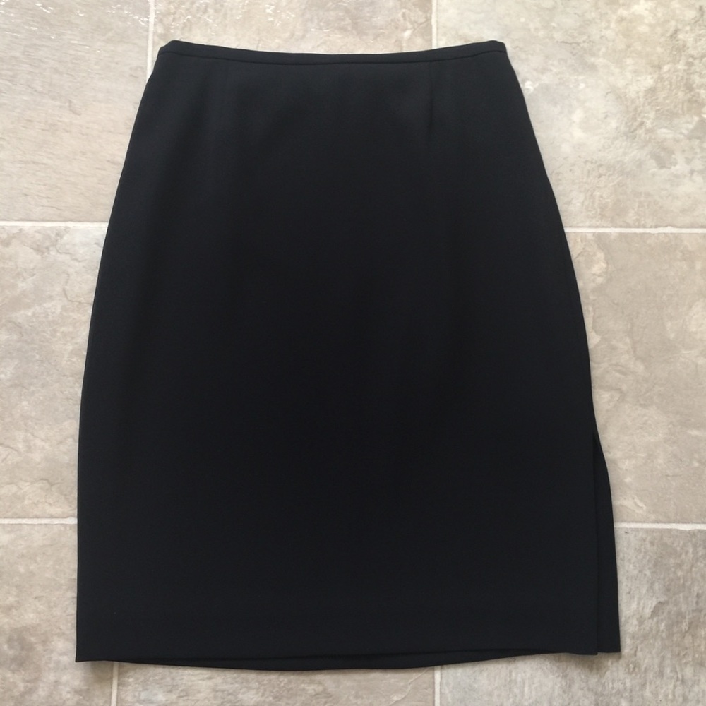 HOST PICK 🎉🎊Dana Buchman, Black Side Slit Skirt